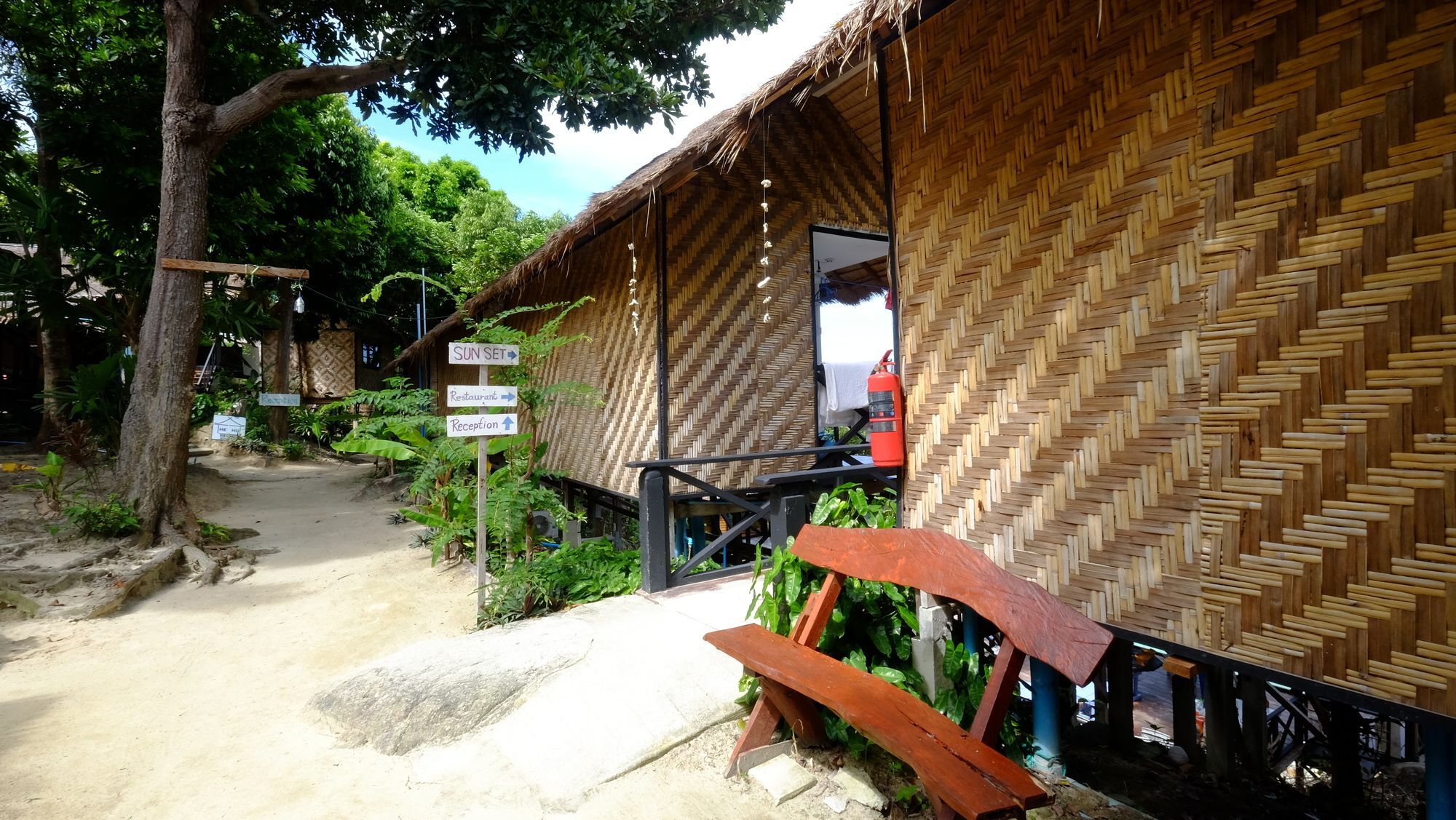 The Hut Koh Lipe Hotel Buitenkant foto